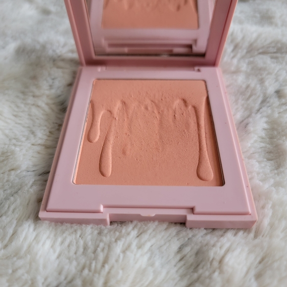 Kitten Baby Pressed Powder Blush - Kylie Cosmetics - Picture 4 of 11